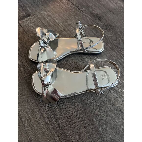 Zara silver metallic Girl sandals size 33 /1.5 US - Picture 2 of 8